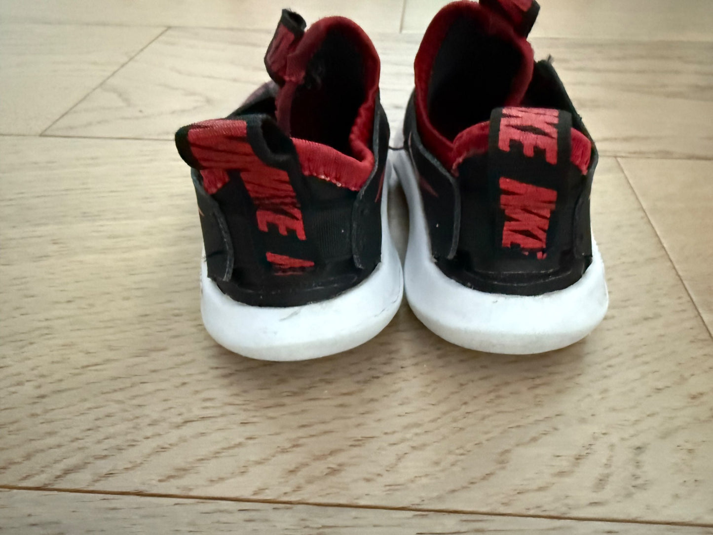 Nike Flexrunner toddler shoes, size 6, Shoes 6 (Walkers:12-24 mth)