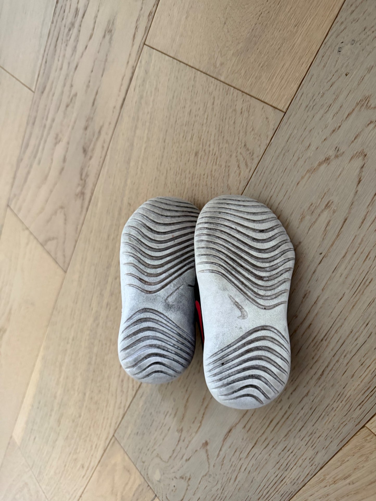 Nike Flexrunner toddler shoes, size 6, Shoes 6 (Walkers:12-24 mth)