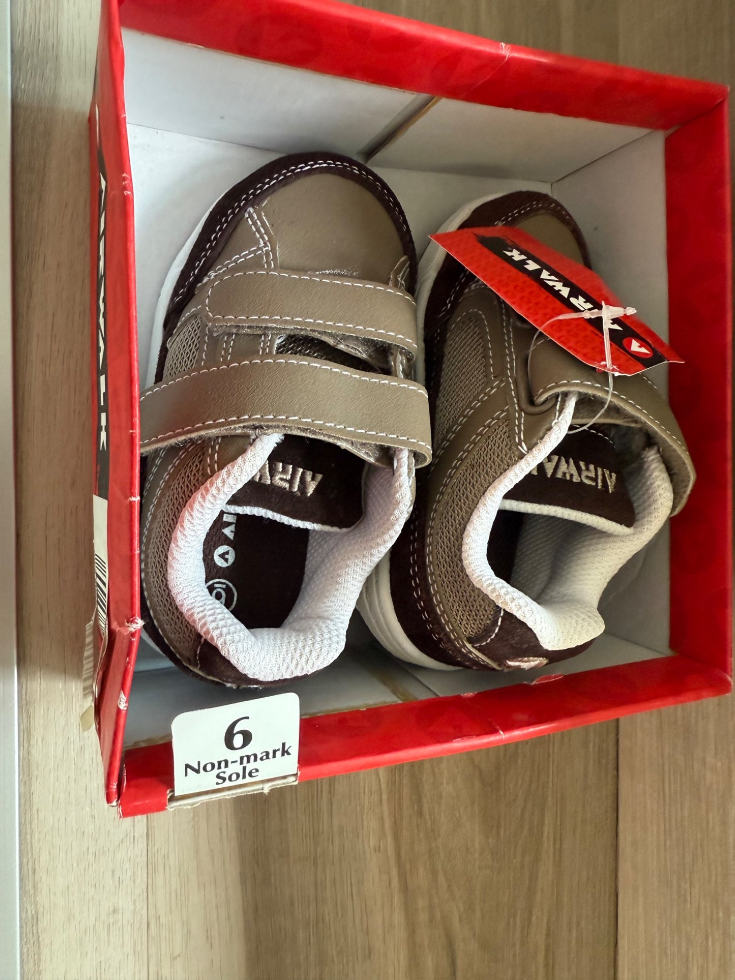 NWT Airwalk toddler shoes, size 6, Shoes 6 (Walkers:12-24 mth)