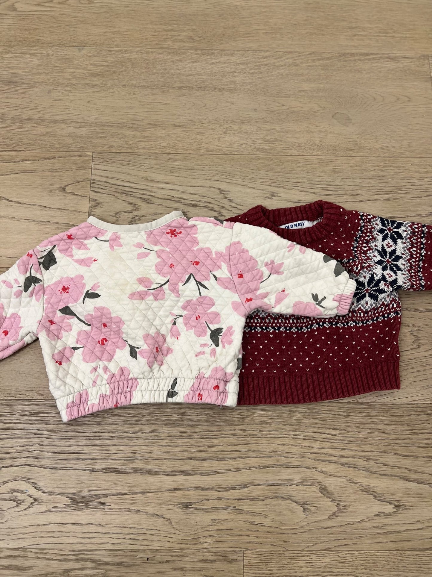 2 x sweaters (12 to 18 months), Kids 18 Month (12-18M)
