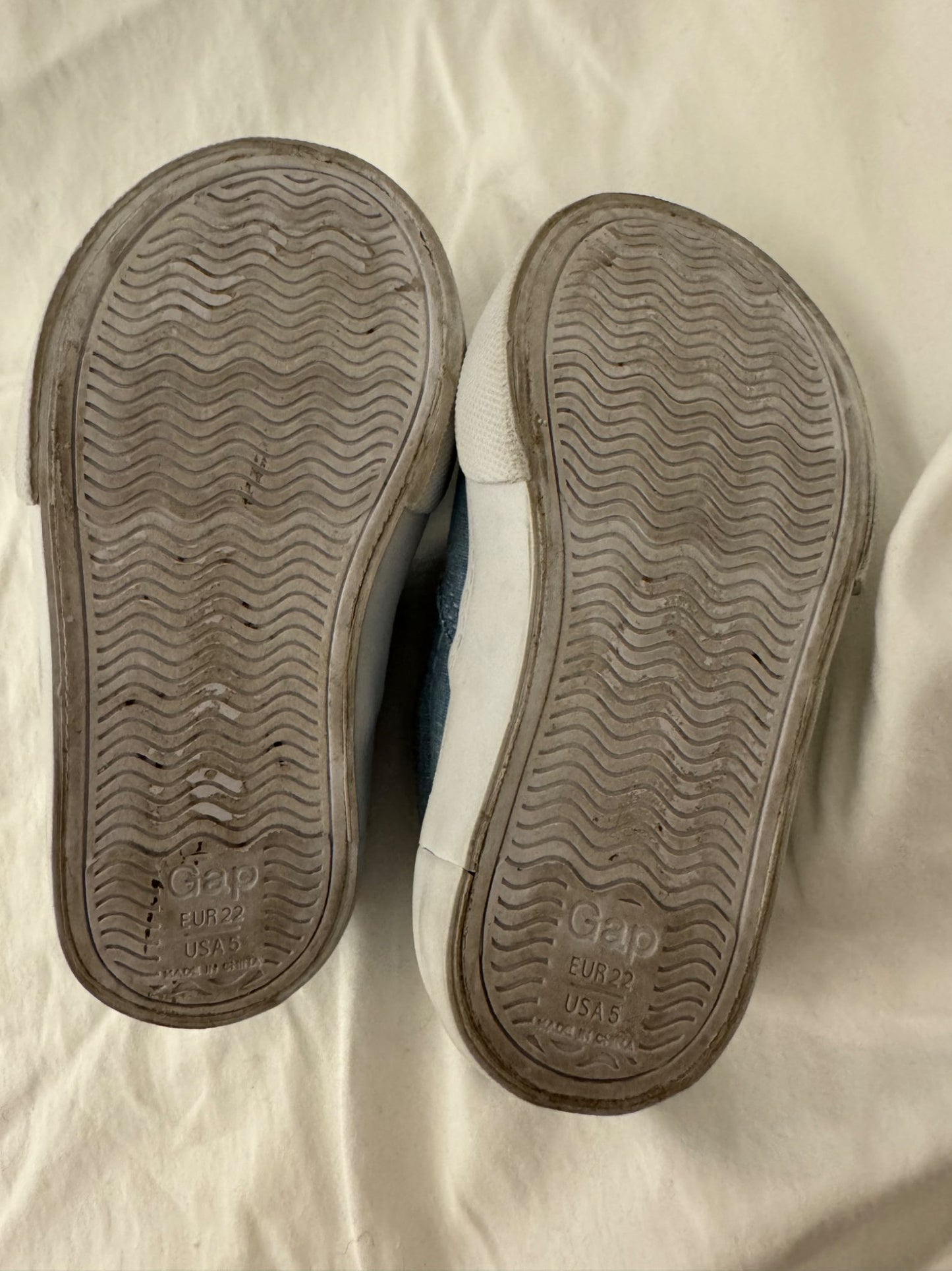 Baby GAP shoes with flower embroidery, Size 5, Shoes 5 (Walkers:12-24 mth)