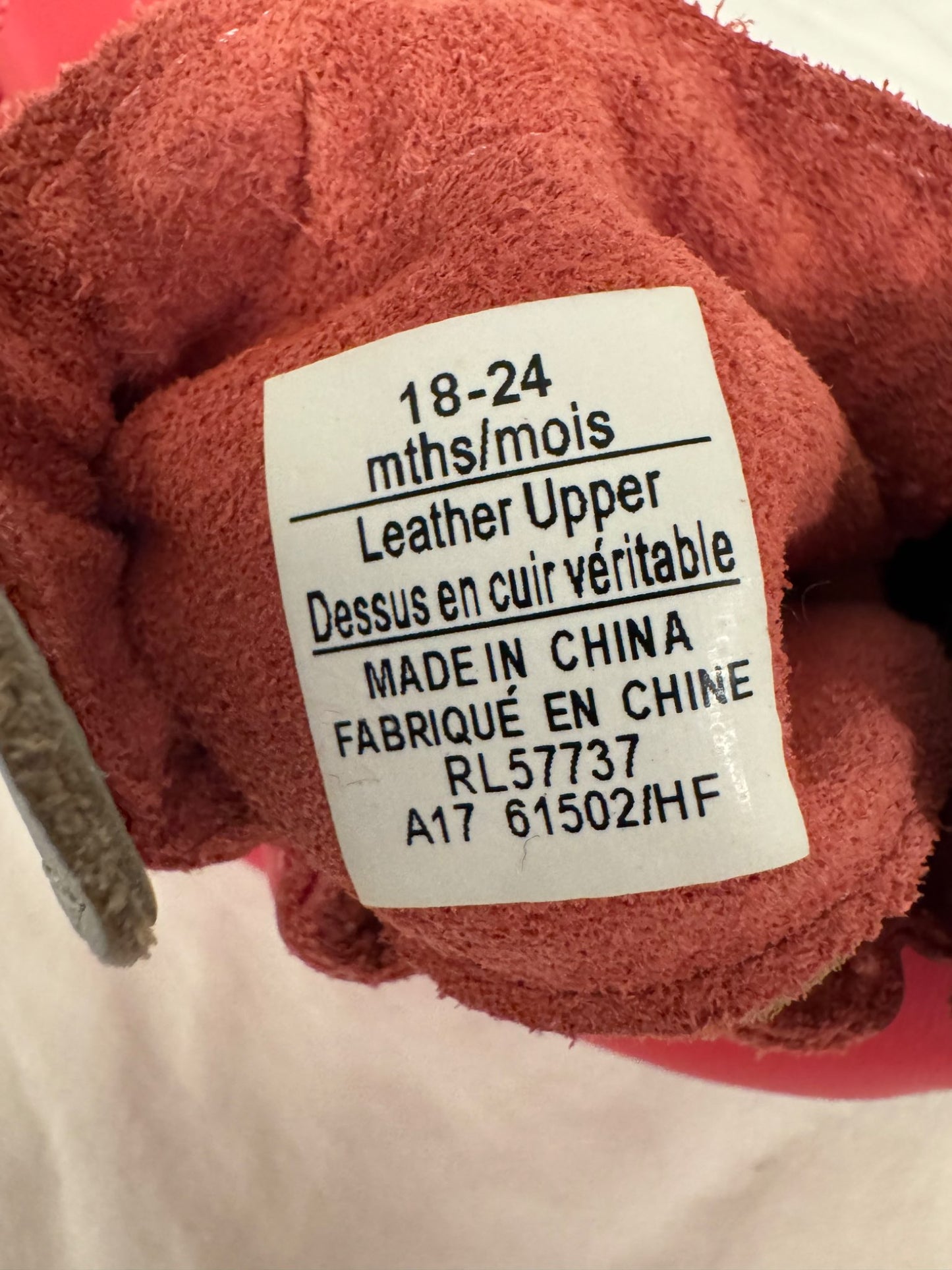 18-24 Month Robeez Slippers with Pineapples , Shoes 5 (Walkers:12-24 mth)