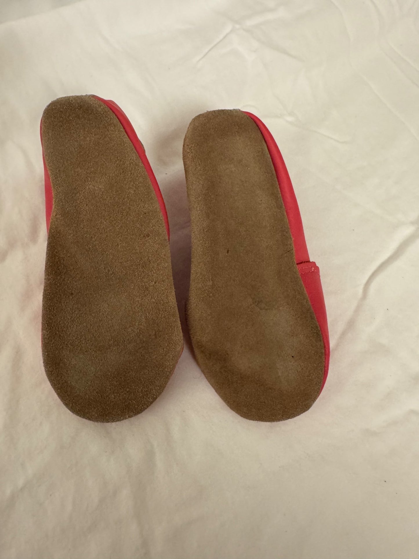 18-24 Month Robeez Slippers with Pineapples , Shoes 5 (Walkers:12-24 mth)