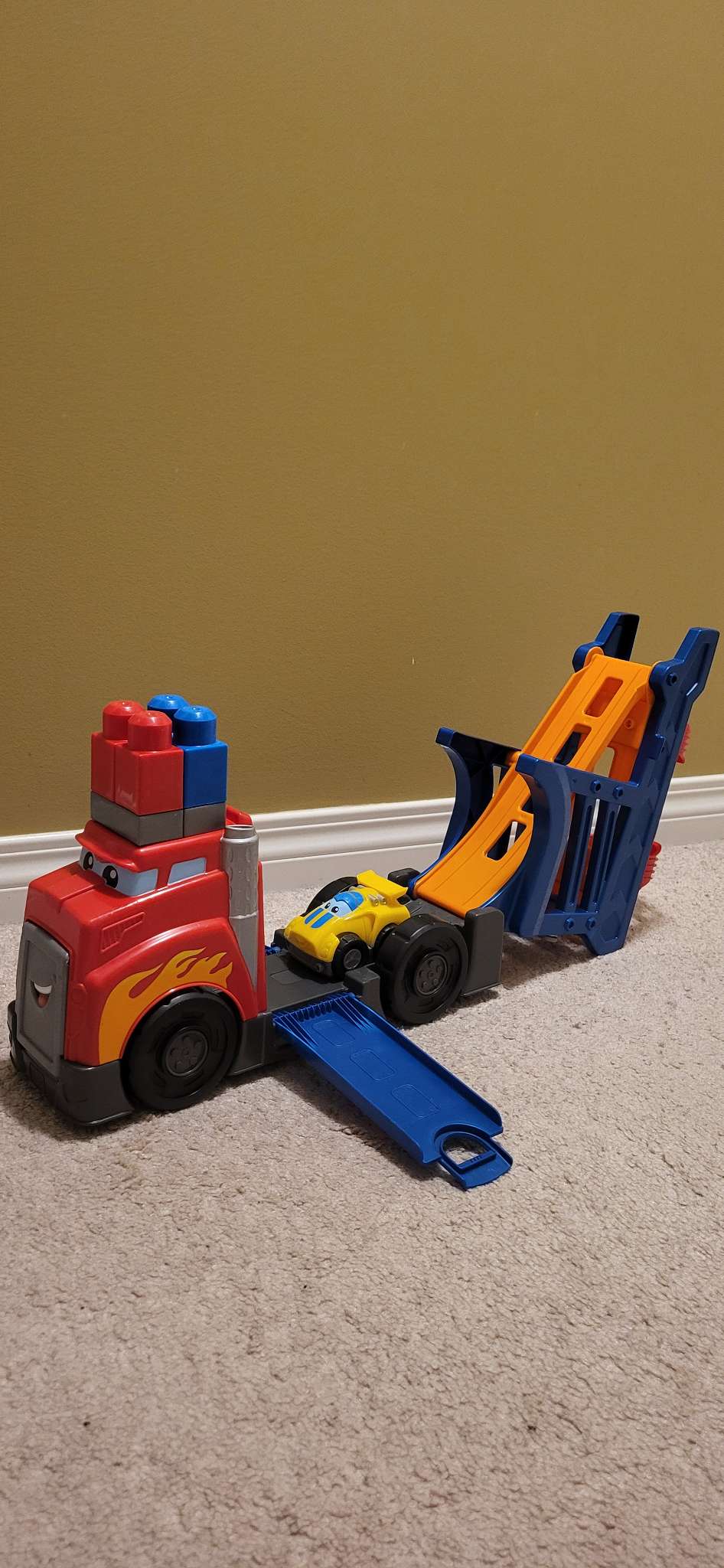 Mega Bloks First Builders Fast Tracks Racing Rig