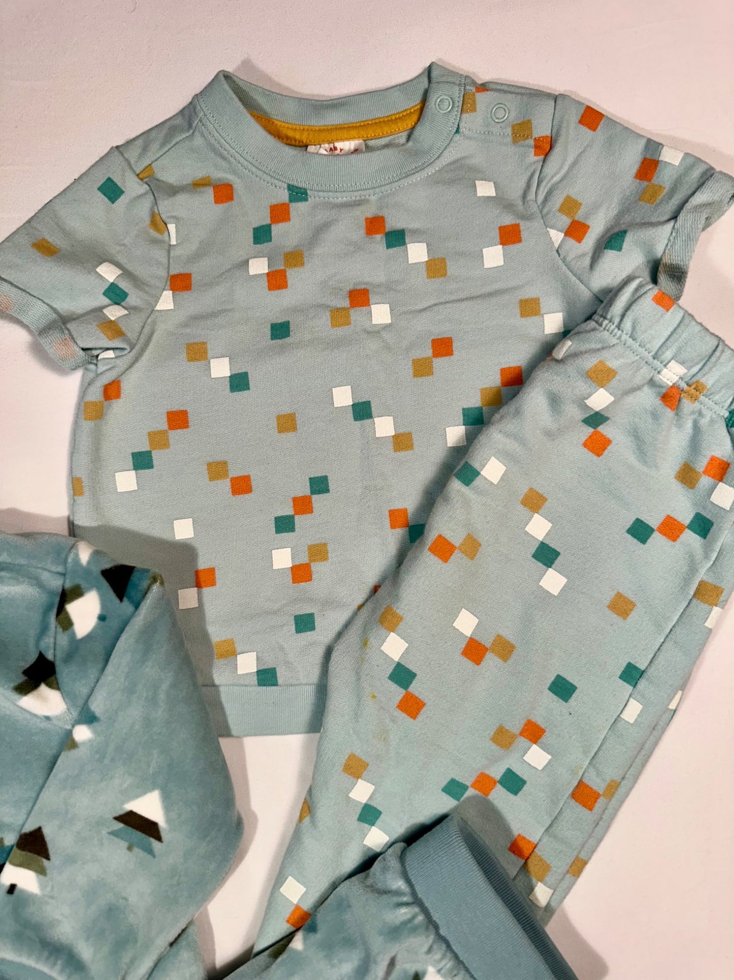 2x Cat & Jack Sets , Kids 12 Month (9-12M)