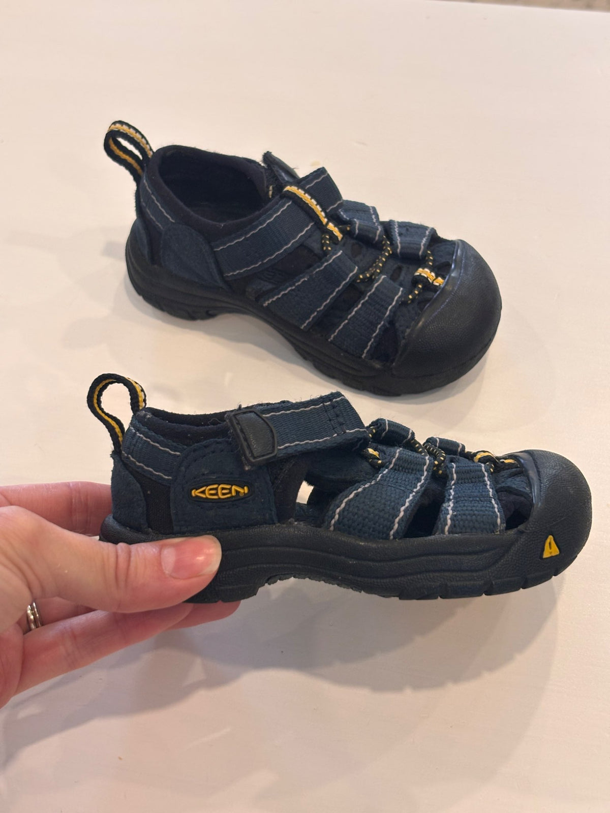 Keens Toddler Size 5, Shoes 5 (Walkers:12-24 mth)