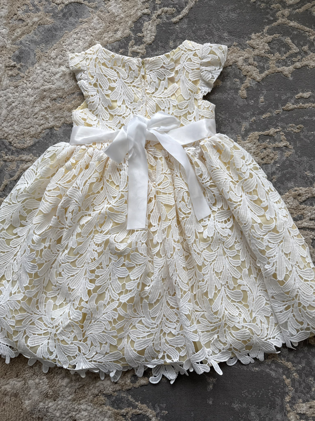 Princess Faith size 6 yellow liner with white lace dress, Kids 6/6X