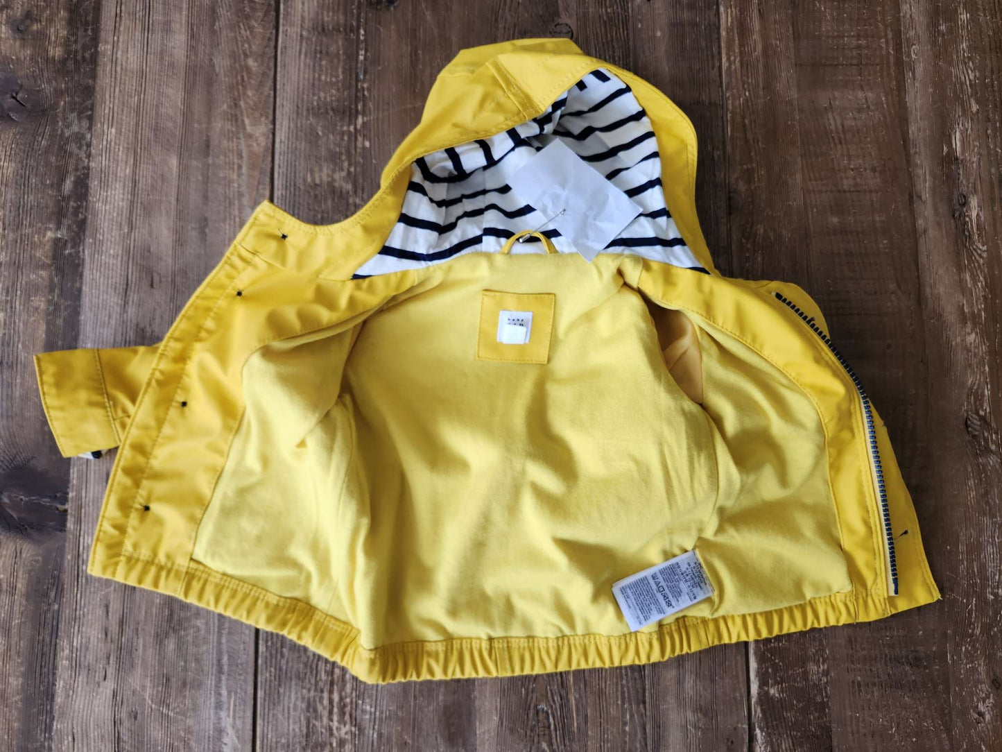 Gap, rain coat, yellow, 6-12 months, EUC, Kids 9 Month (6-9M)