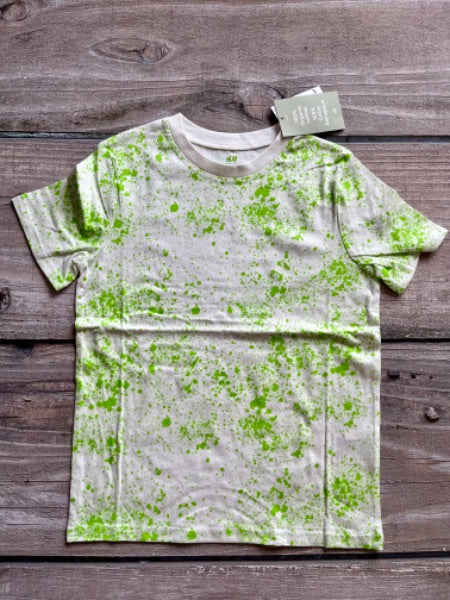 H&M size 8-10 boys splatter green organic cotton t-shirt, brand new with tags, Kids 10 (medium)