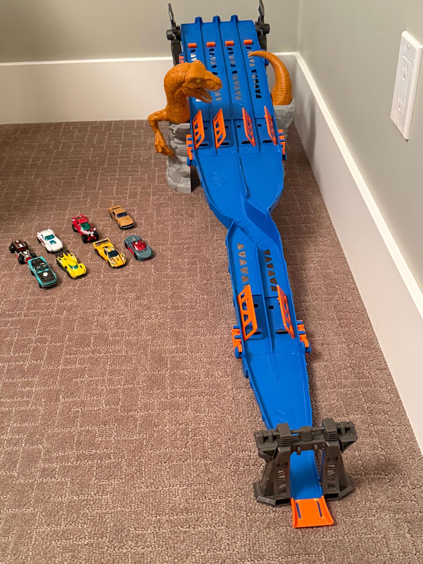 Zuru metal machine 4 lanes raptor attack track set