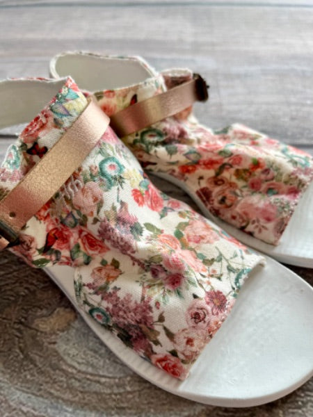 Blowfish size 12T girls floral sandals, brand new with tags, Shoes 12 (Toddler:2-4yr)