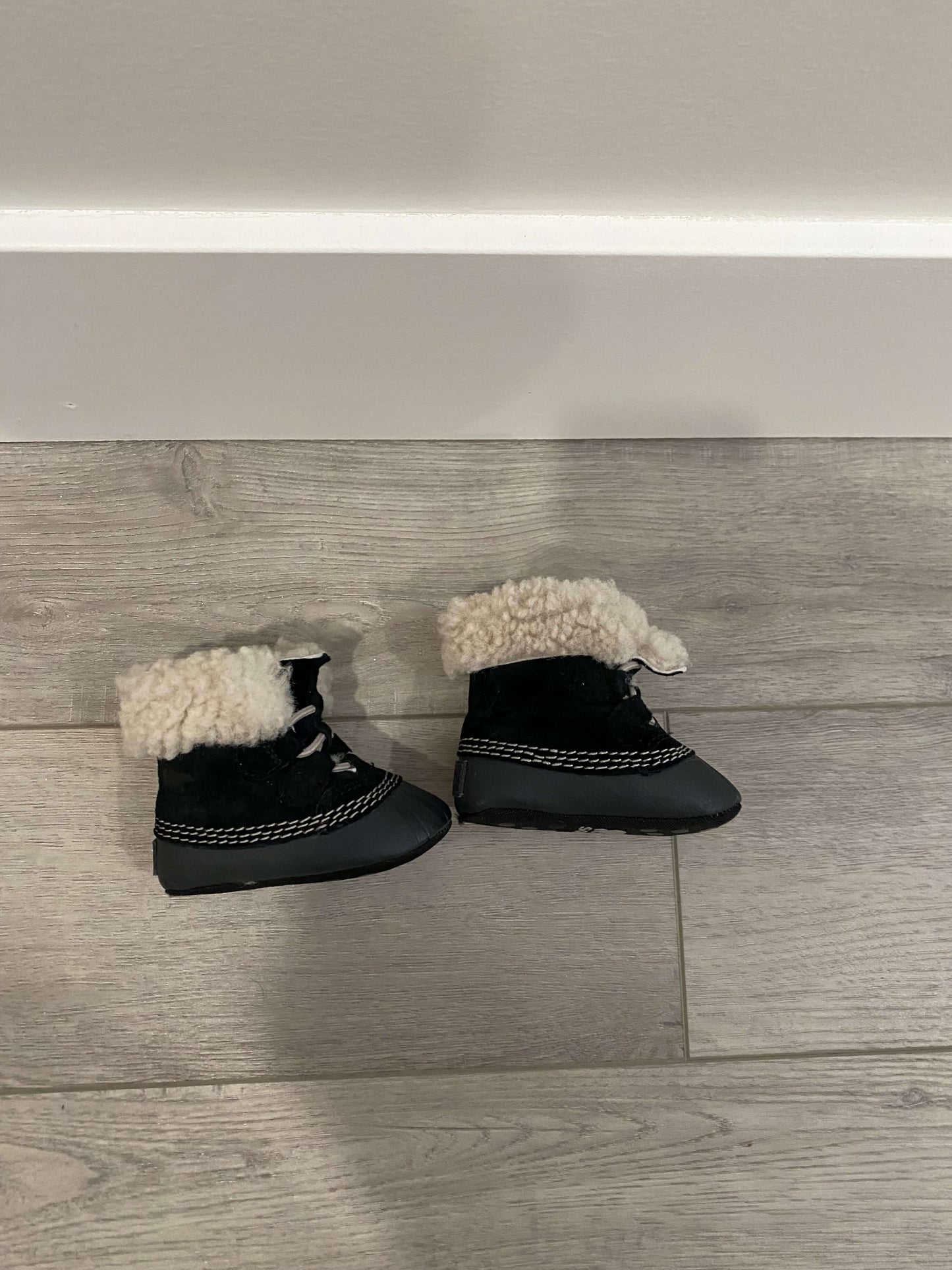Sorel caribooties infant size 3, Shoes 3 (Baby: 0-12 mth)