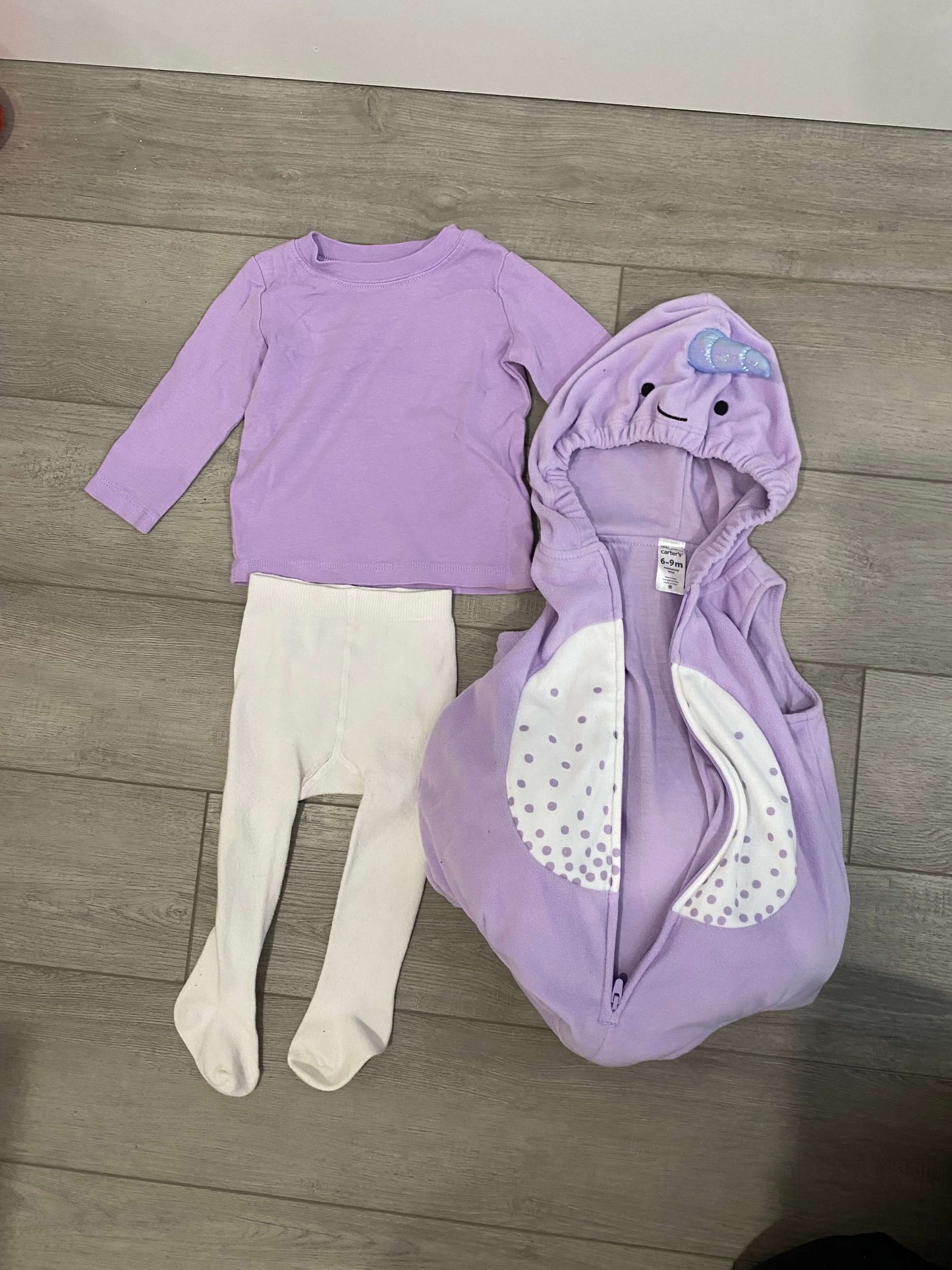Carters baby narwhal costume size 6-9m, Kids 9 Month (6-9M)