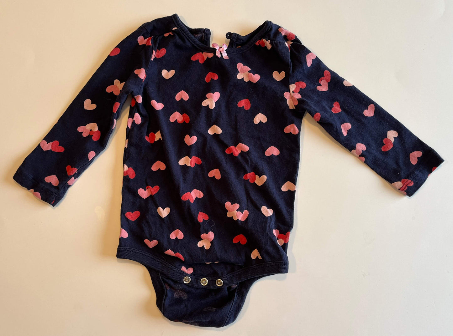 Girls' Valentine's Day bundle: Hooded heart shirt – Carter's, size 9 months Two onesies – Joe Fresh & George, size 6-12 months, Kids 9 Month (6-9M)