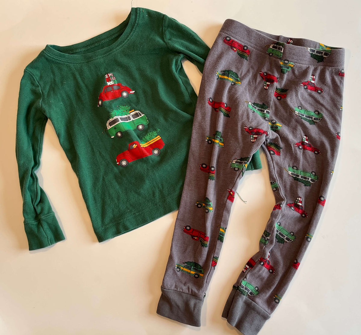 Boys' 3T Christmas bundle: Sweater – H&M, size 3-4Y Pyjamas – Old Navy, size 3T Long Sleeve Shirt– The Children's Place, size 3T, Kids 3T