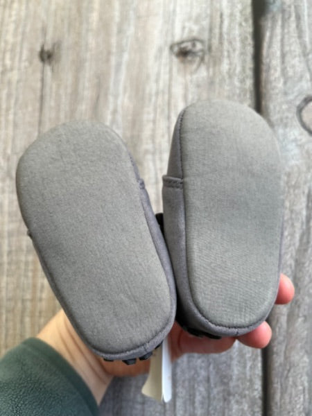Gymboree size 3-6m baby suede slip on shoes/mocs, grey, brand new with tags, Shoes 1 (Baby: 0-12 mth)