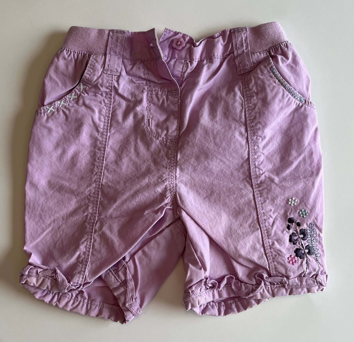 Set of girls' 3-month pants and long shorts: Old Navy – Jeans, size 3-6 months Carter's – Leggings, size 3 months TU – Purple shorts, size 3-6 months, Kids 6 Month (3-6M)