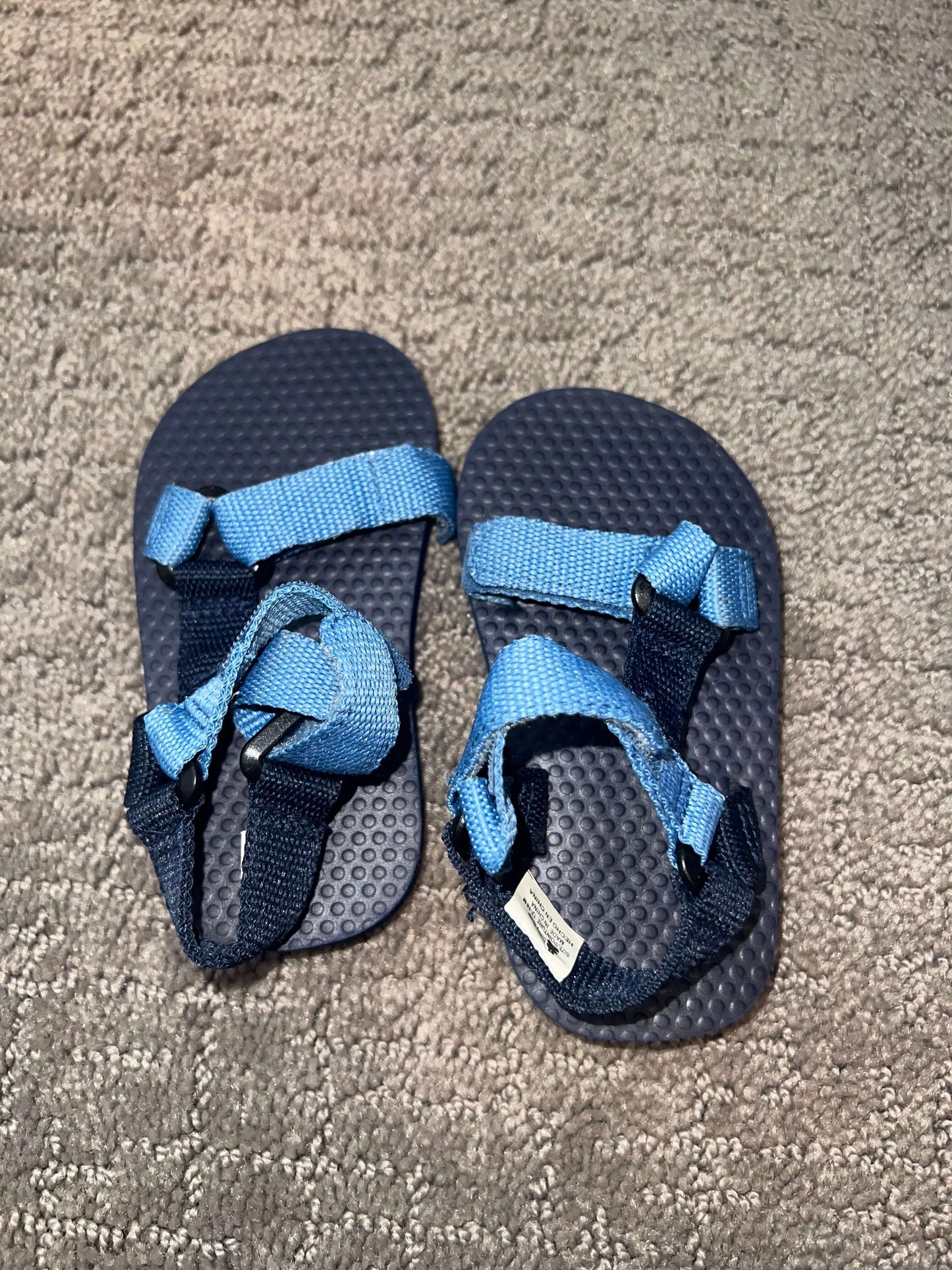 Boys - baby gap sandals - size 12-18mo, Shoes 4.5 (Walkers:12-24 mth)