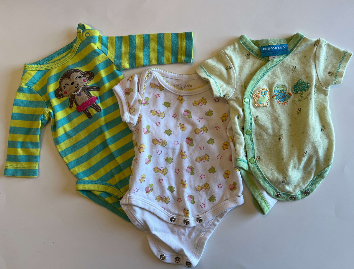 Set of Three Baby Girl Onesies Colimacon – Size 1M Carter’s – Newborn, long sleeve Love’n Cuddles – Size 1M, Kids Newborn