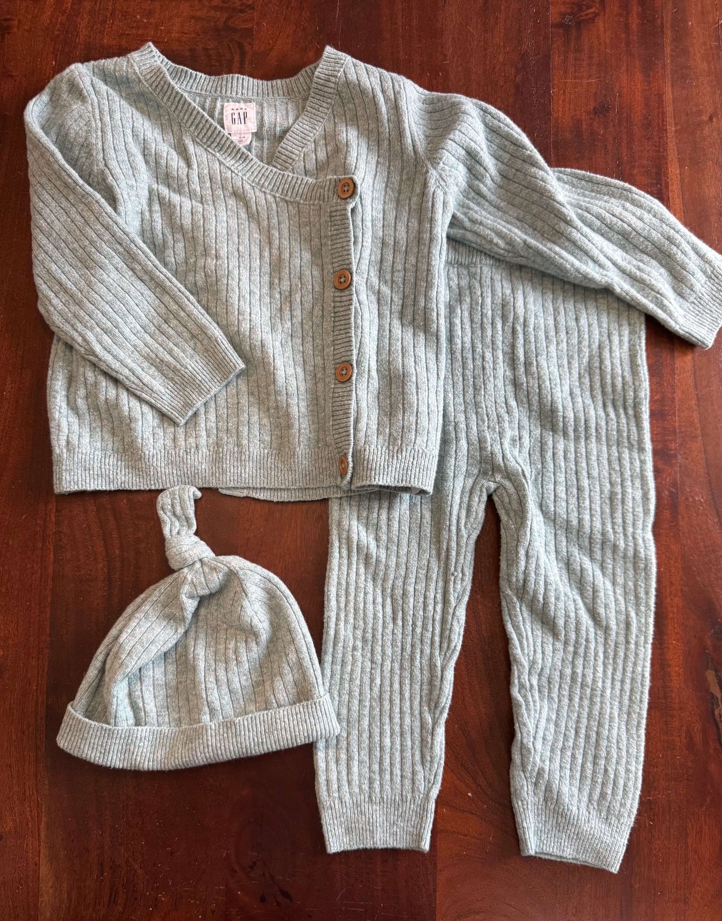BabyGap Ribbed 3 Piece Outfit (12-18M), Kids 18 Month (12-18M)