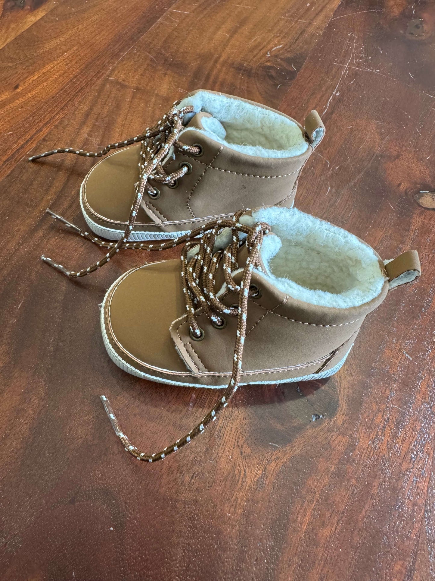BabyGap Sherpa Lined Boots (3-6M), Shoes 3 (Baby: 0-12 mth)