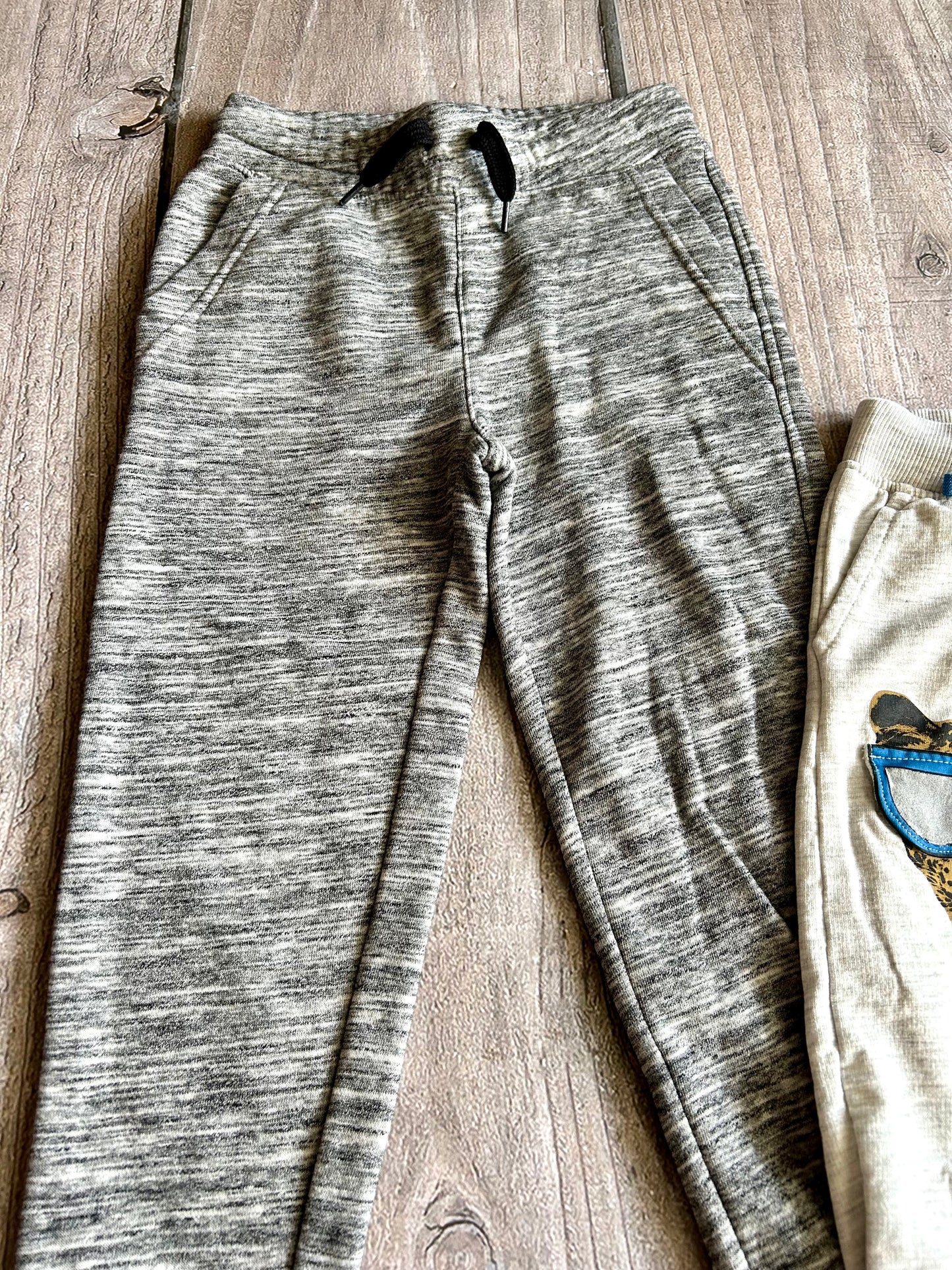 Seven Oaks size 6 boys light heather grey leopard sweatpants & Old Navy size 6-7 boys dark heather grey sweatpants, sweats, pants, Kids 6/6X (extra small)