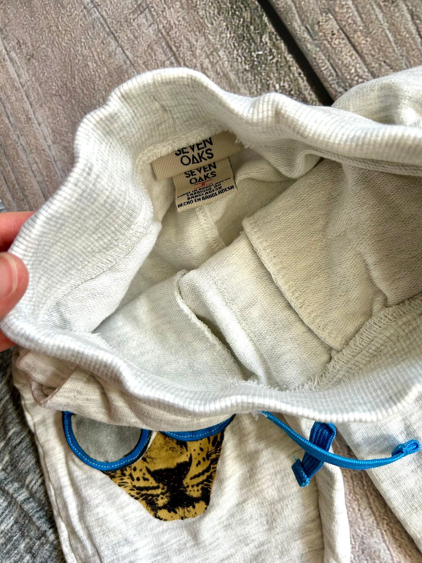 Seven Oaks size 6 boys light heather grey leopard sweatpants & Old Navy size 6-7 boys dark heather grey sweatpants, sweats, pants, Kids 6/6X (extra small)