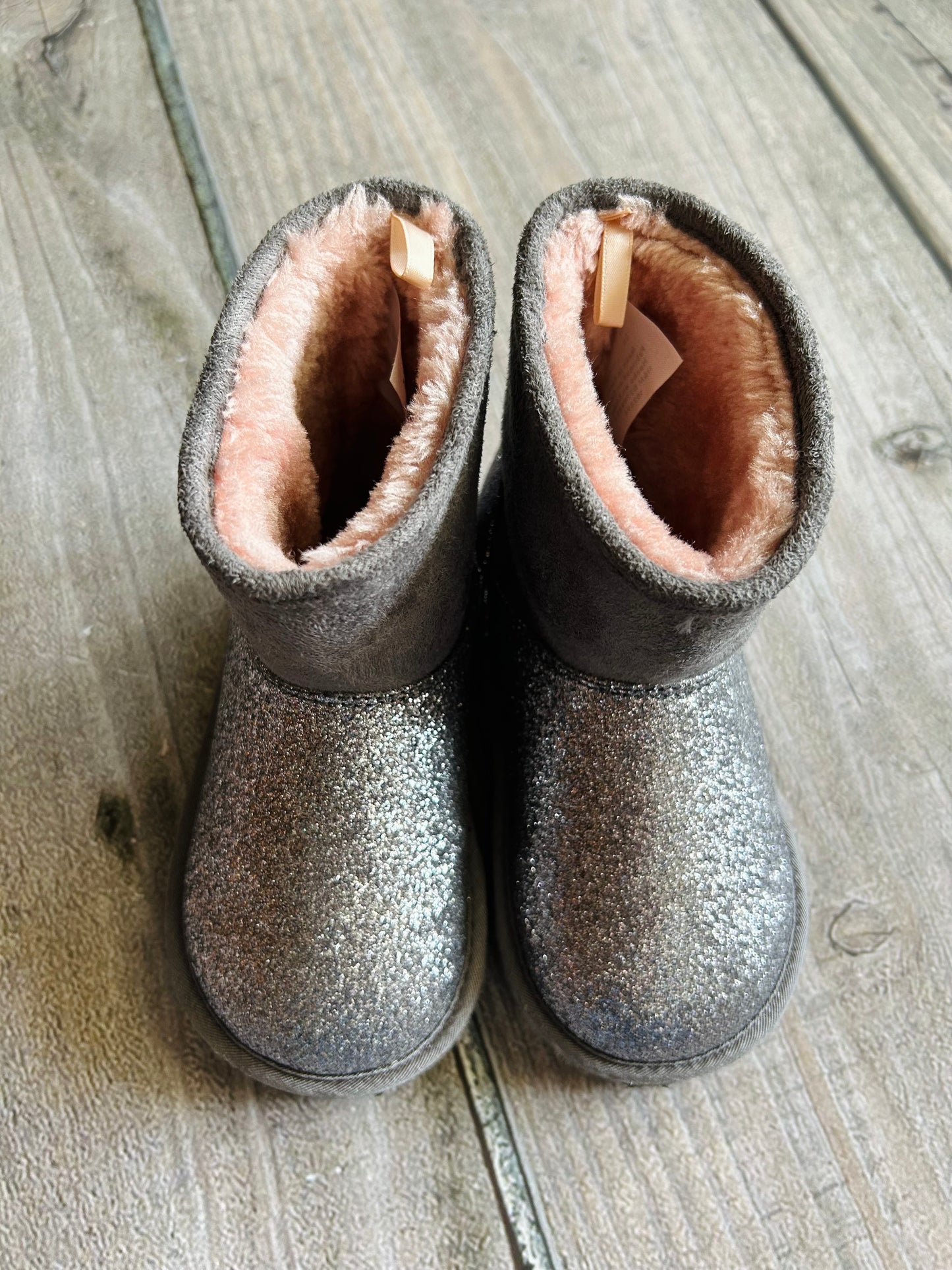 H&M size 9-9.5T girls grey pink sparkly faux fur bunny boots, EEUC, Shoes 9.5 (Toddler:2-4yr)