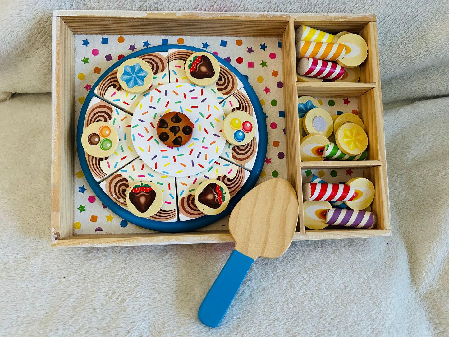 Melissa & Doug wooden birthday cake play set, EUC