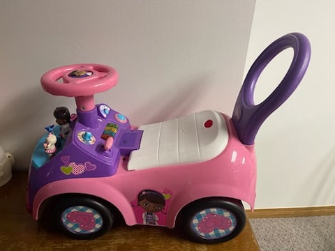 Ride on toy car