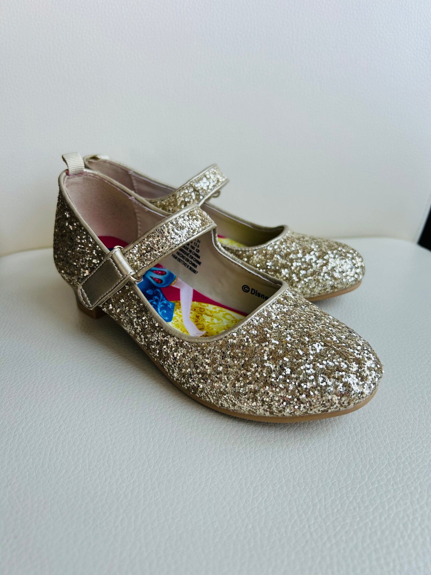 Disney x H&M size 13.5 girls Snow White princess gold glitter dress up shoes, Shoes 13.5 (Kids:4-8yr)