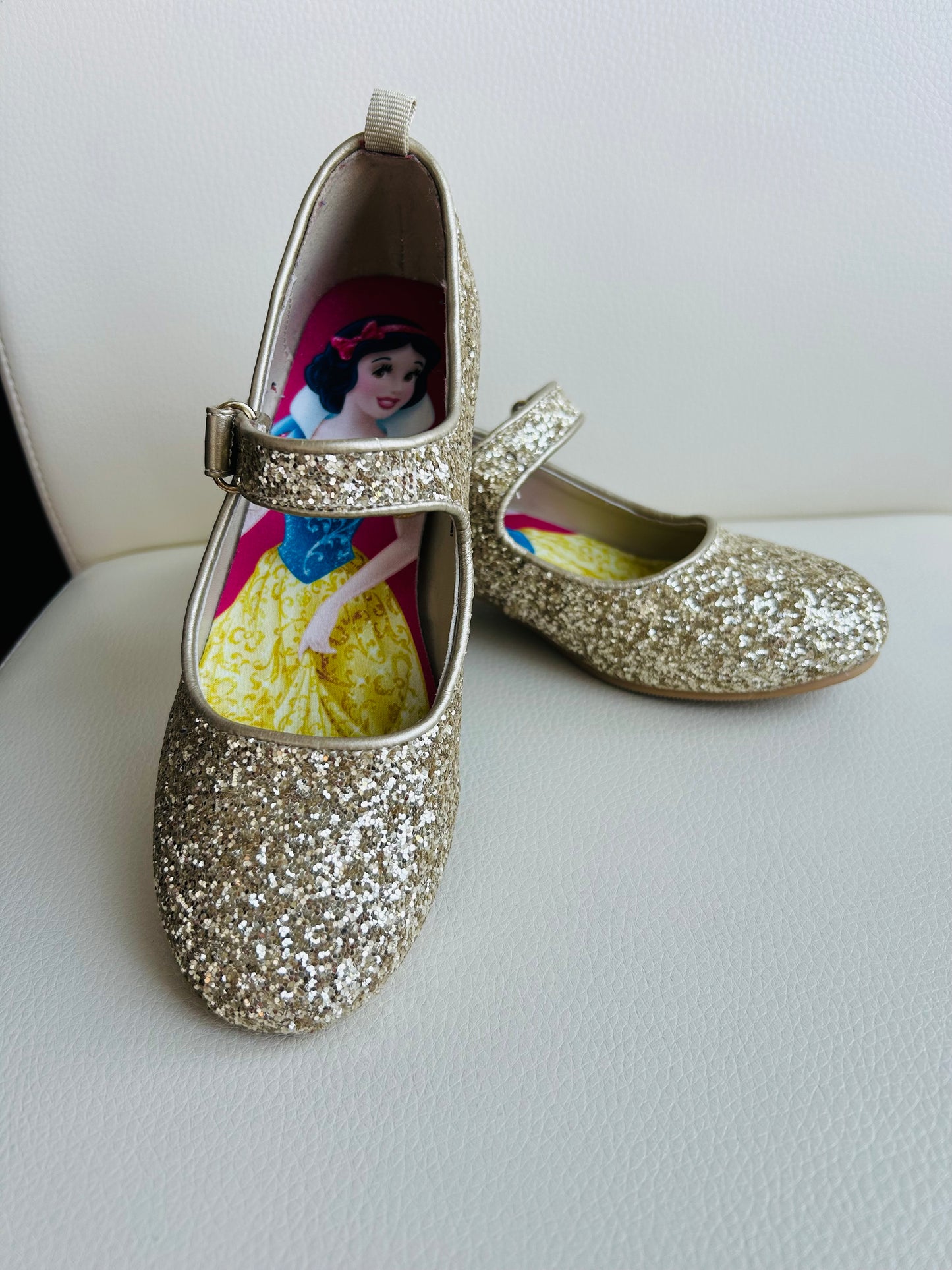 Disney x H&M size 13.5 girls Snow White princess gold glitter dress up shoes, Shoes 13.5 (Kids:4-8yr)