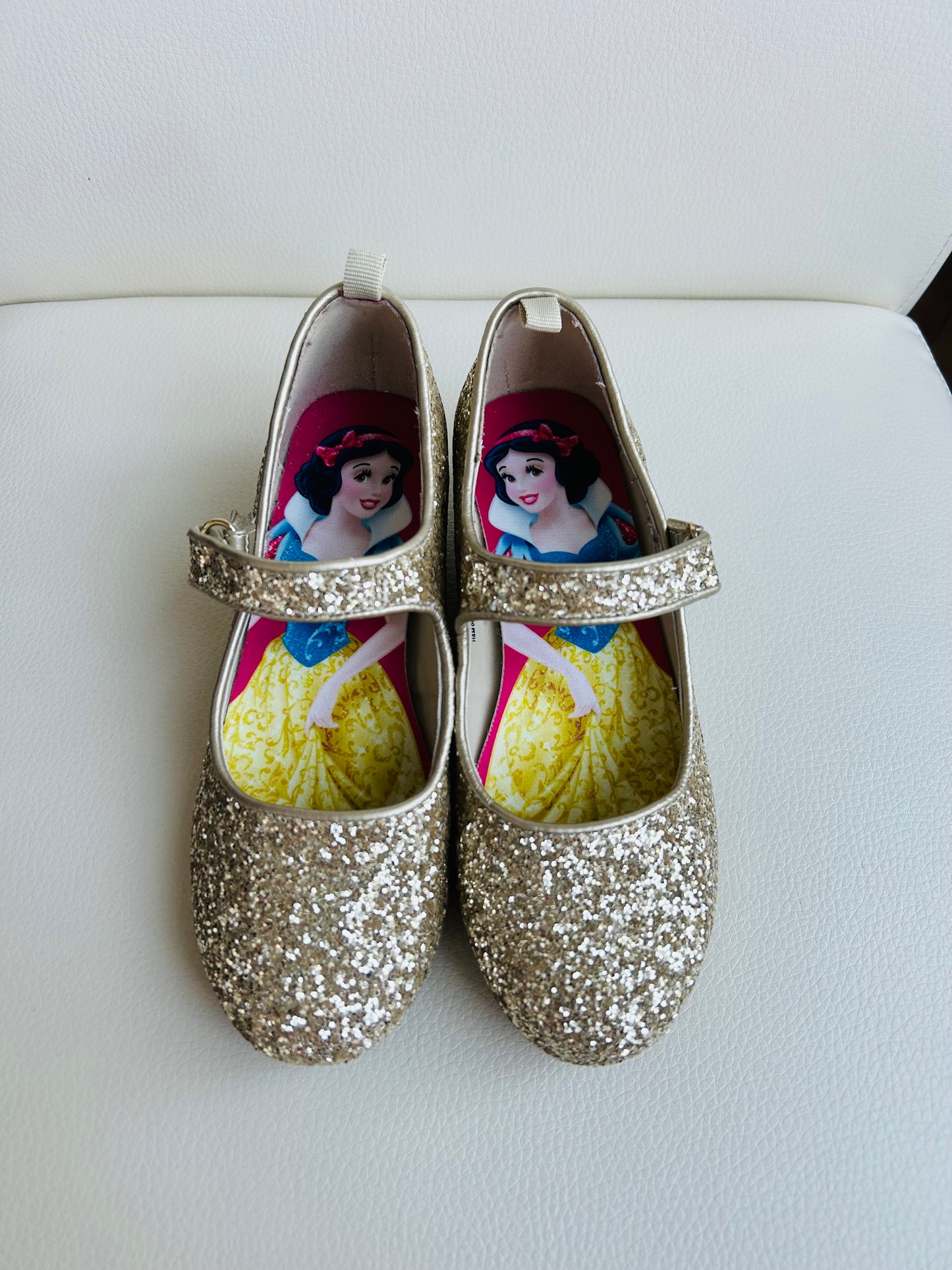 Disney x H&M size 13.5 girls Snow White princess gold glitter dress up shoes, Shoes 13.5 (Kids:4-8yr)