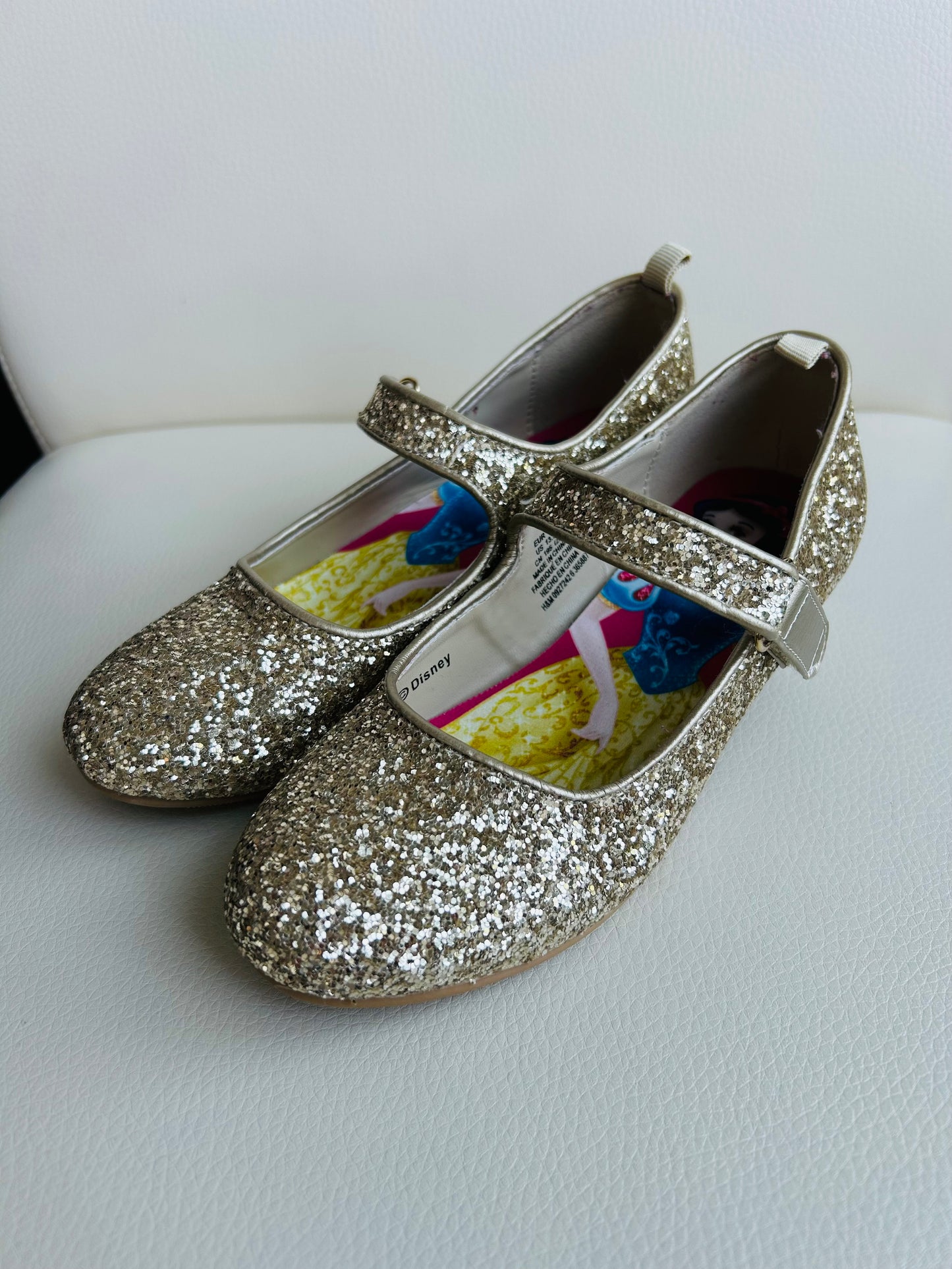 Disney x H&M size 13.5 girls Snow White princess gold glitter dress up shoes, Shoes 13.5 (Kids:4-8yr)