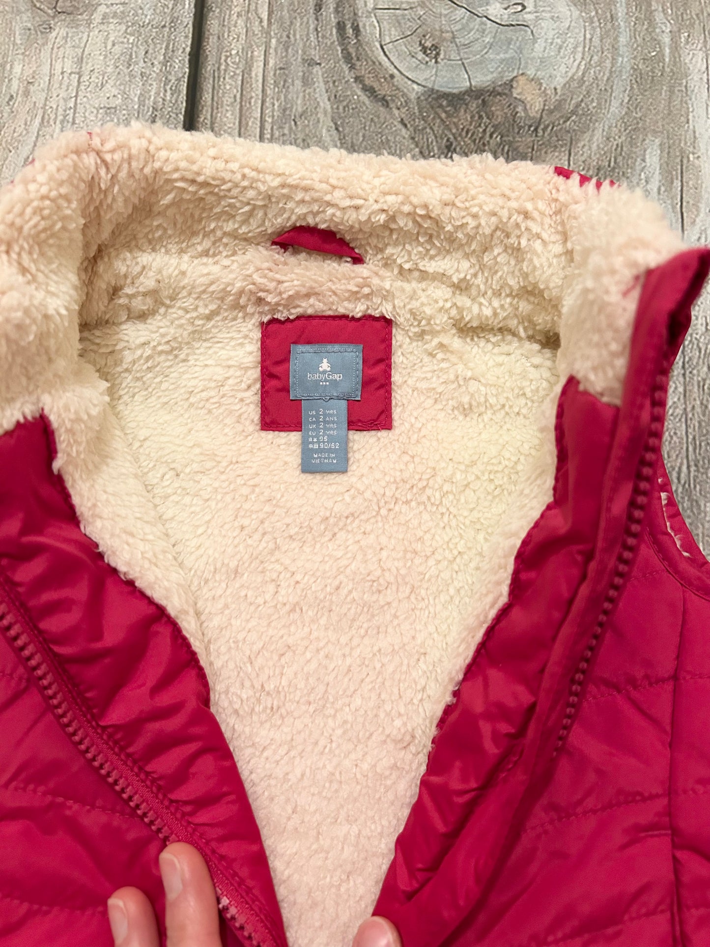 Baby Gap size 2T girls bright pink zip up vest, like new, Kids 2T