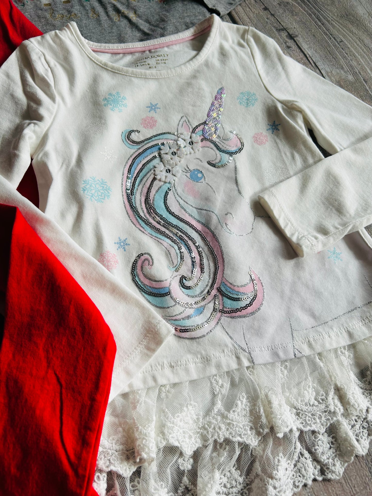 Bundle of long sleeve Christmas tops, size 5-6 and size 6 girls, unicorns, deer, candy cane, snowman, reindeer, Kids 6/6X (extra small)
