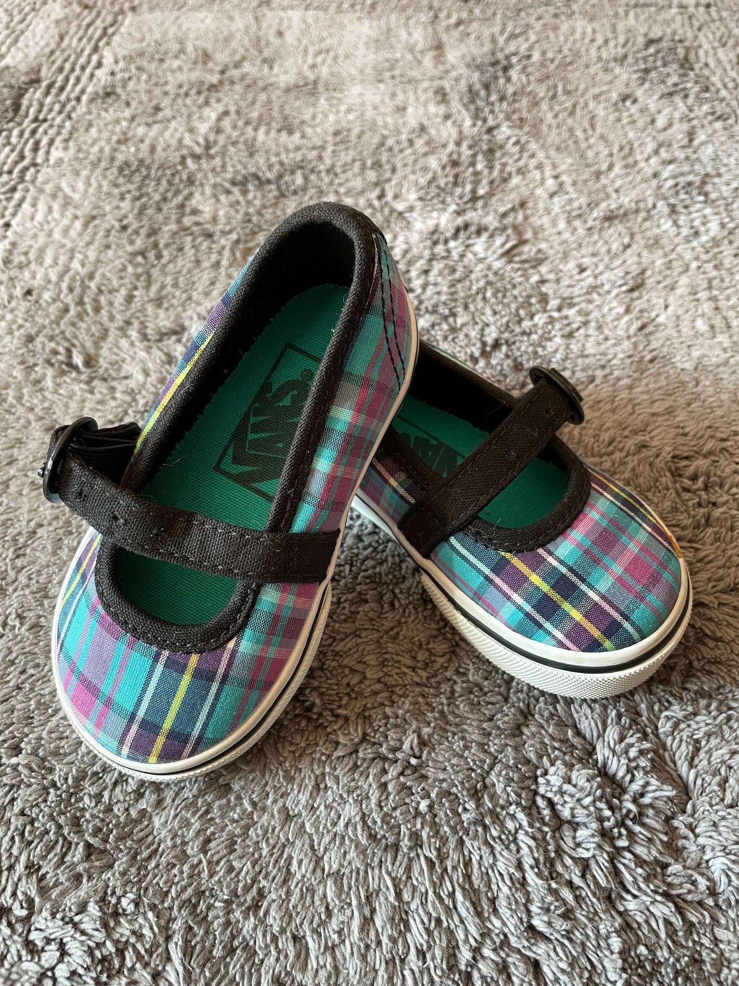 NWOT girls Vans size 4.5 , Shoes 4.5 (Walkers:12-24 mth)