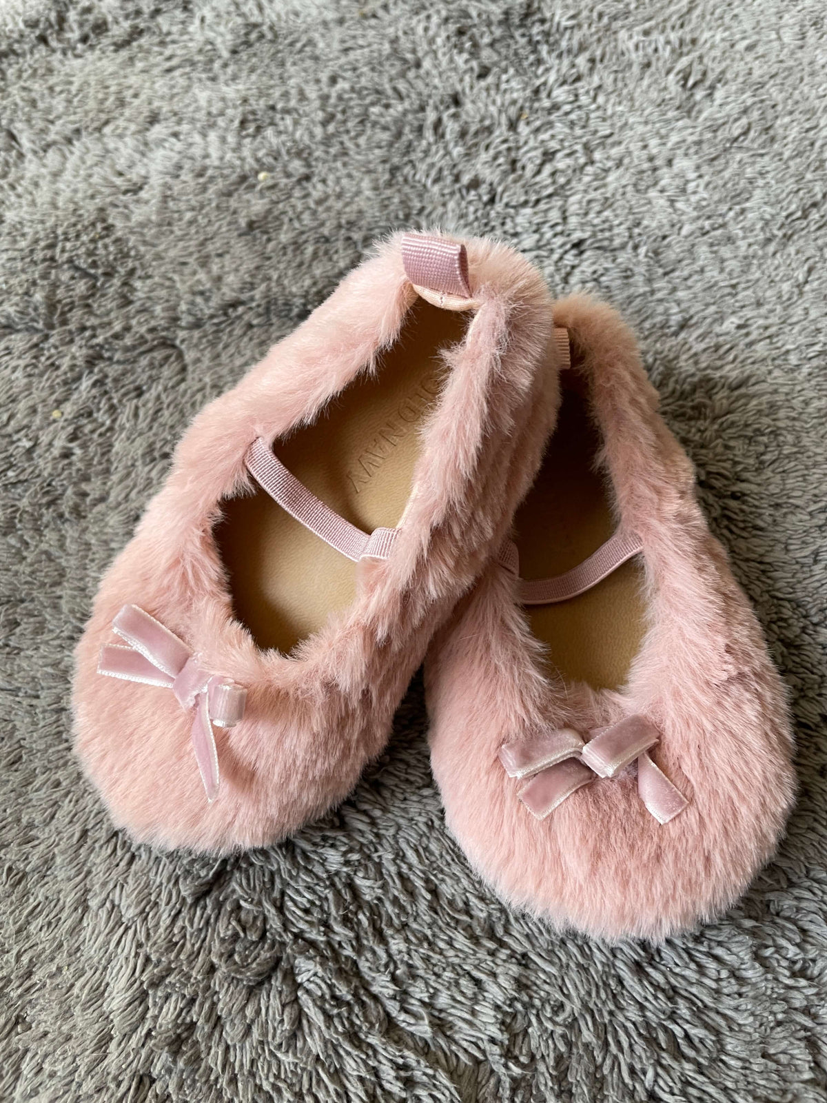 NWOT Old navy 12-18 month slippers pink fuzzy , Shoes 4 (Baby: 0-12 mth)