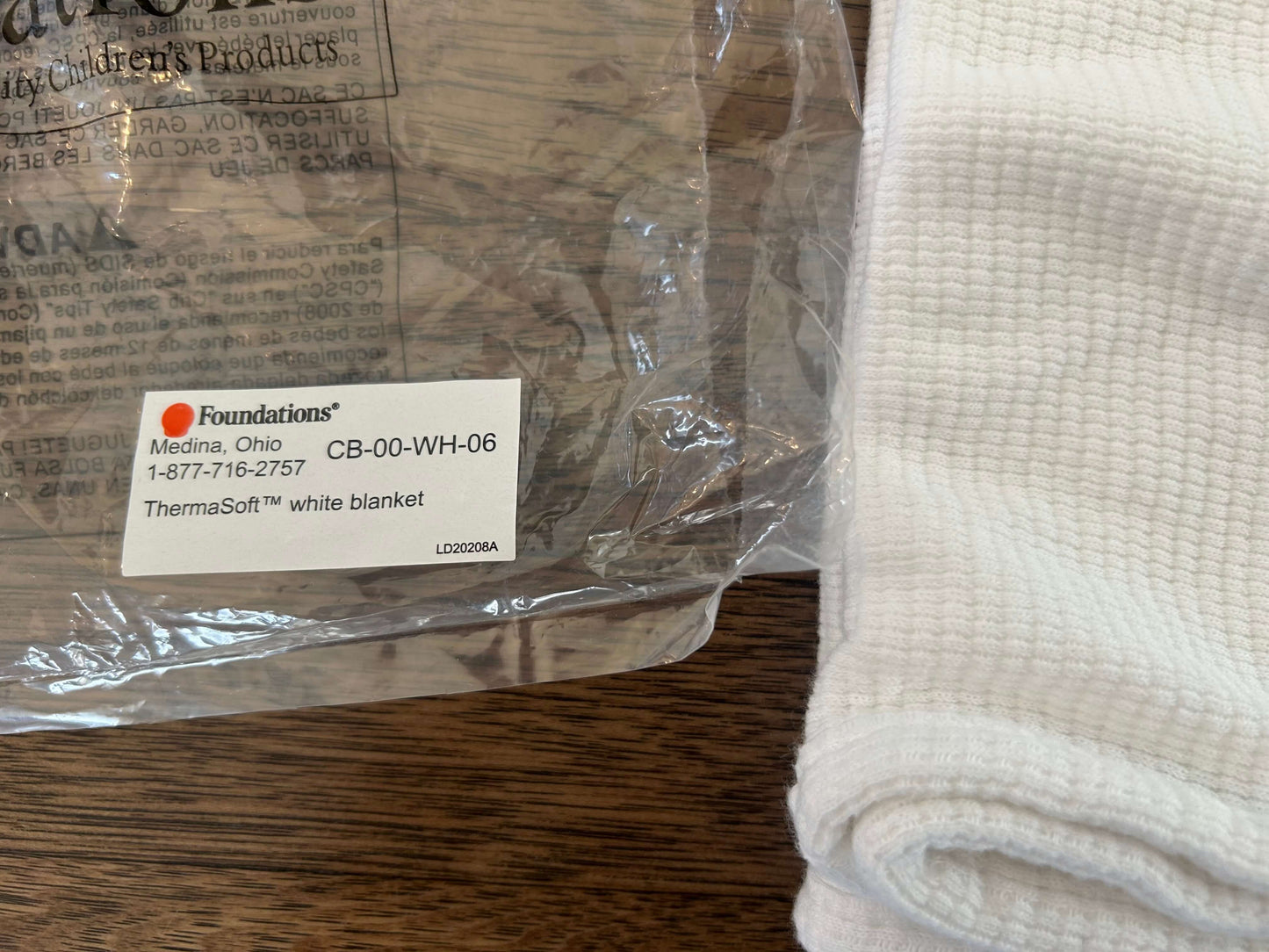 Foundations ThermaSoft Swaddle Blanket 40"x30" MSRP $20, 0-3 Months (Newborn)