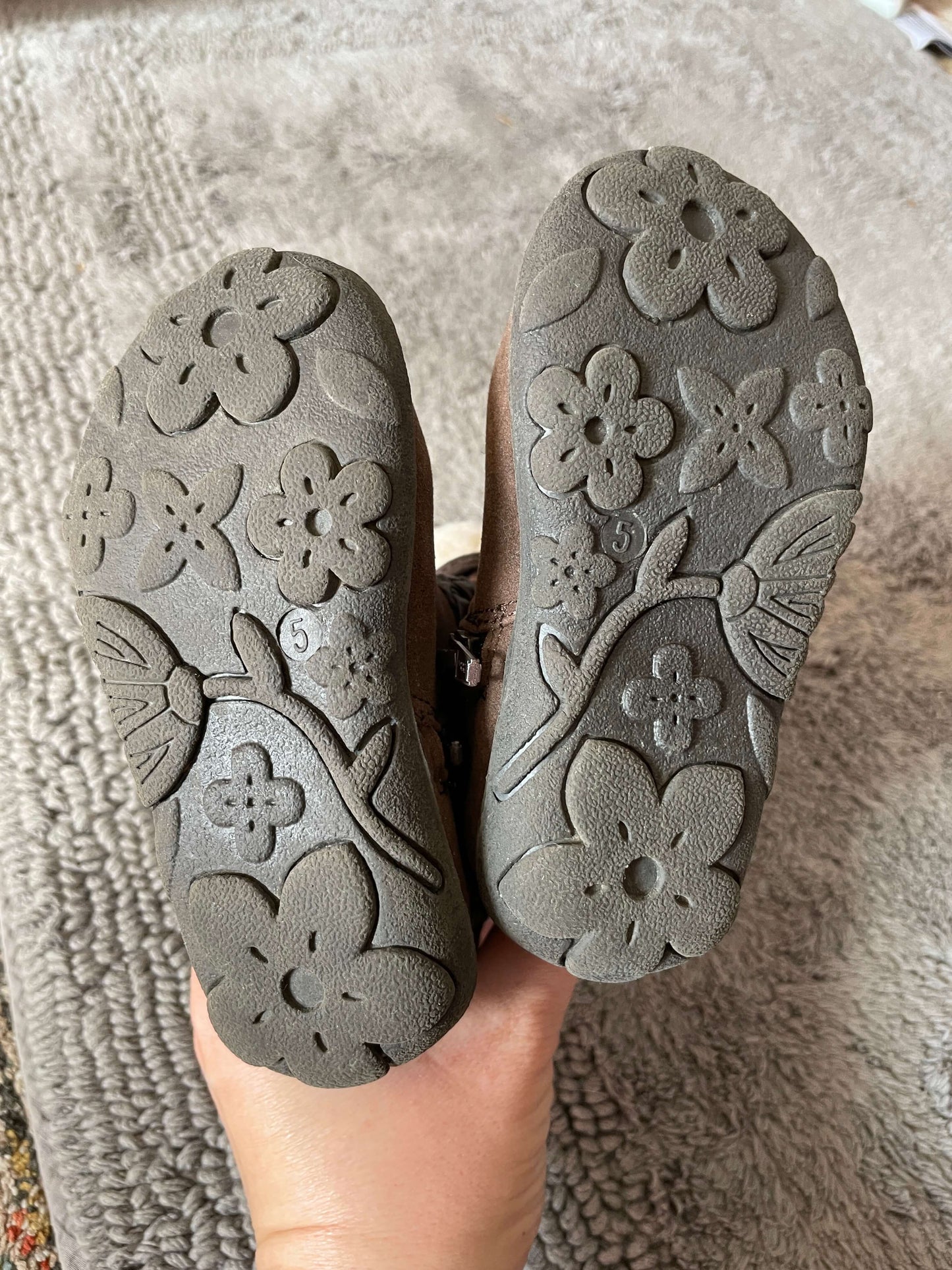 Girls brown boots with heart button, size 5 , Shoes 5 (Walkers:12-24 mth)