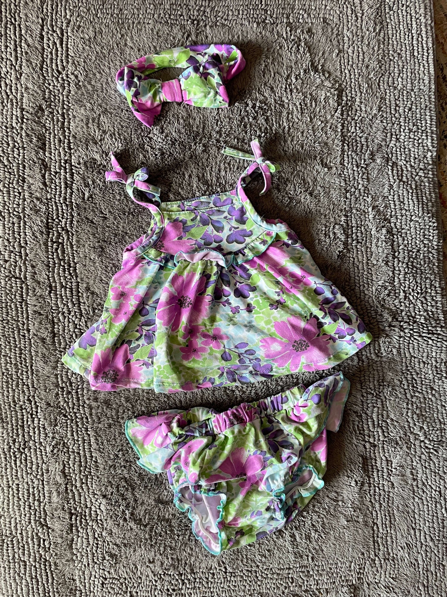 Baby Starters 9M 3 piece outfit- tank top, bottoms, and bow, Kids 9 Month (6-9M)