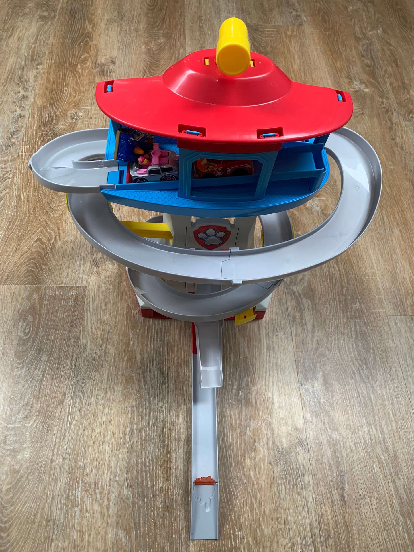 Paw Patrol, True Metal Adventure Bay Rescue Way Toy Playset