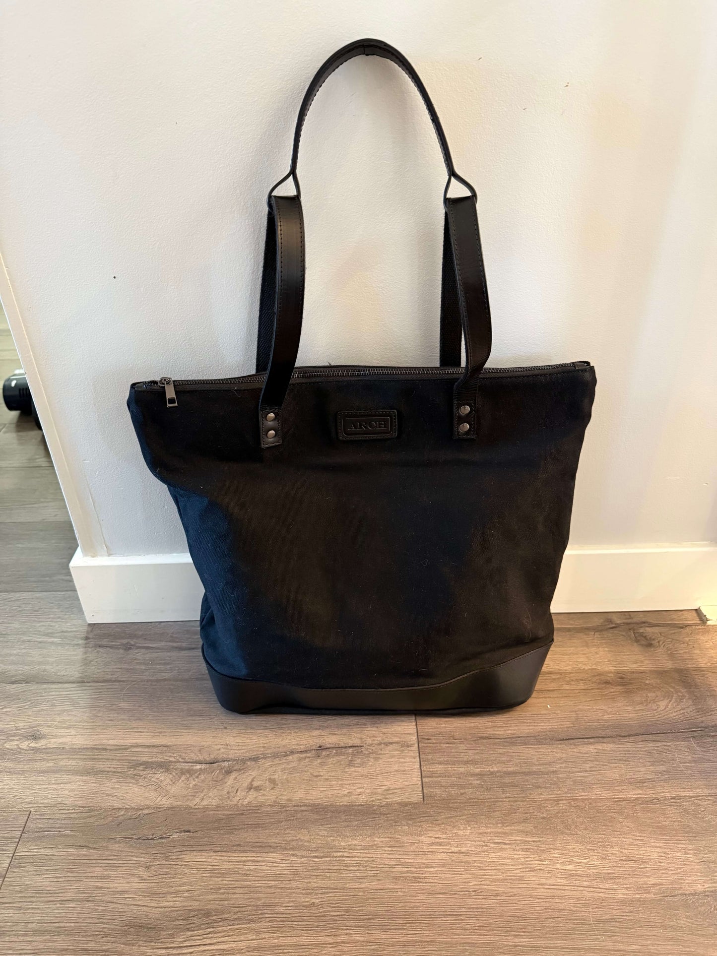 The Luxe Arch Bag - Black (Diaper Bag) MSRP $200