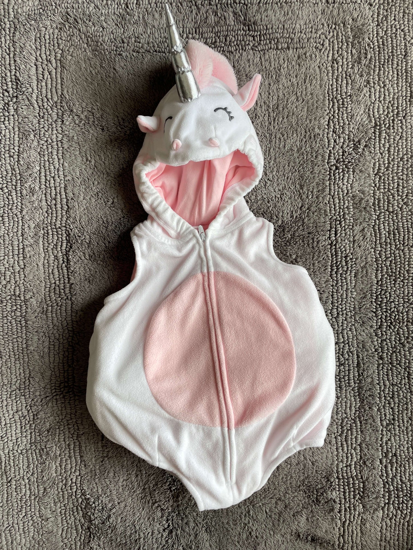 Carter's 3-6M unicorn costume, Kids 6 Month (3-6M)