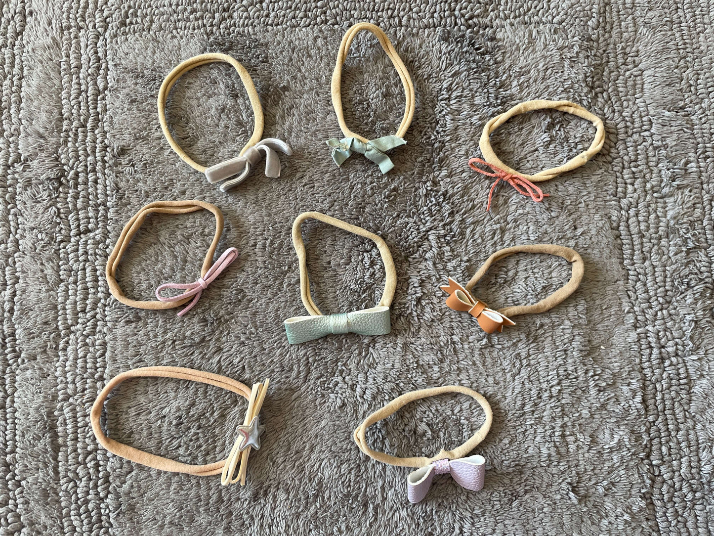 Bundle of 8 baby girl bows- pastels
