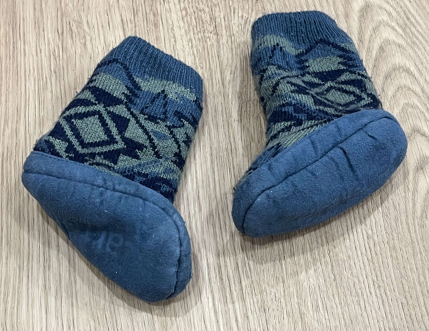 Cute, Slipper Boots for infant, size 12-18mos, Shoes 3 (Baby: 0-12 mth)