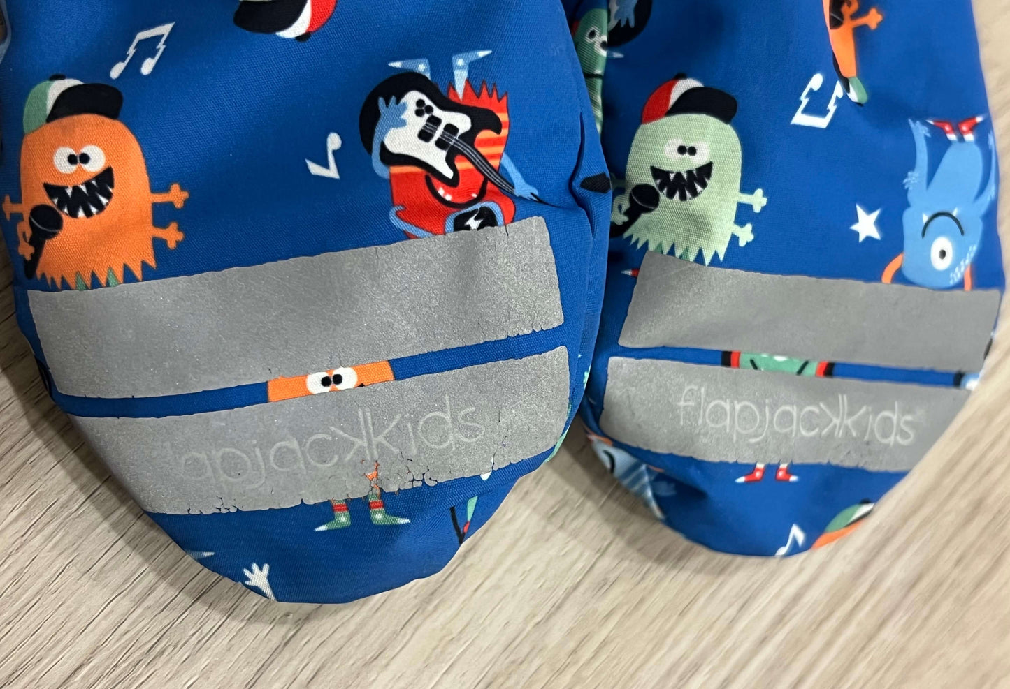 VGUC, Matching winter hat and mitts from FlapJackKids, Blue Monster Pattern, size 2-4yrs