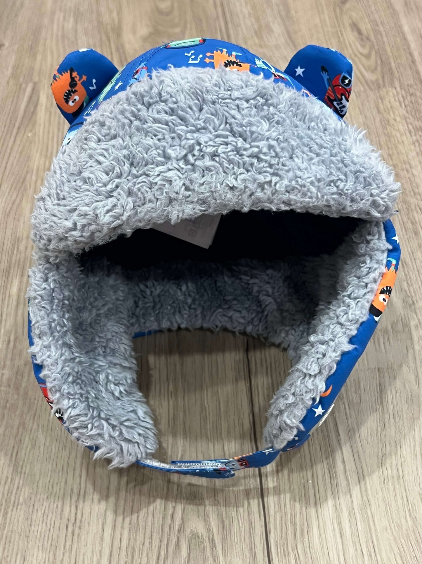 VGUC, Matching winter hat and mitts from FlapJackKids, Blue Monster Pattern, size 2-4yrs