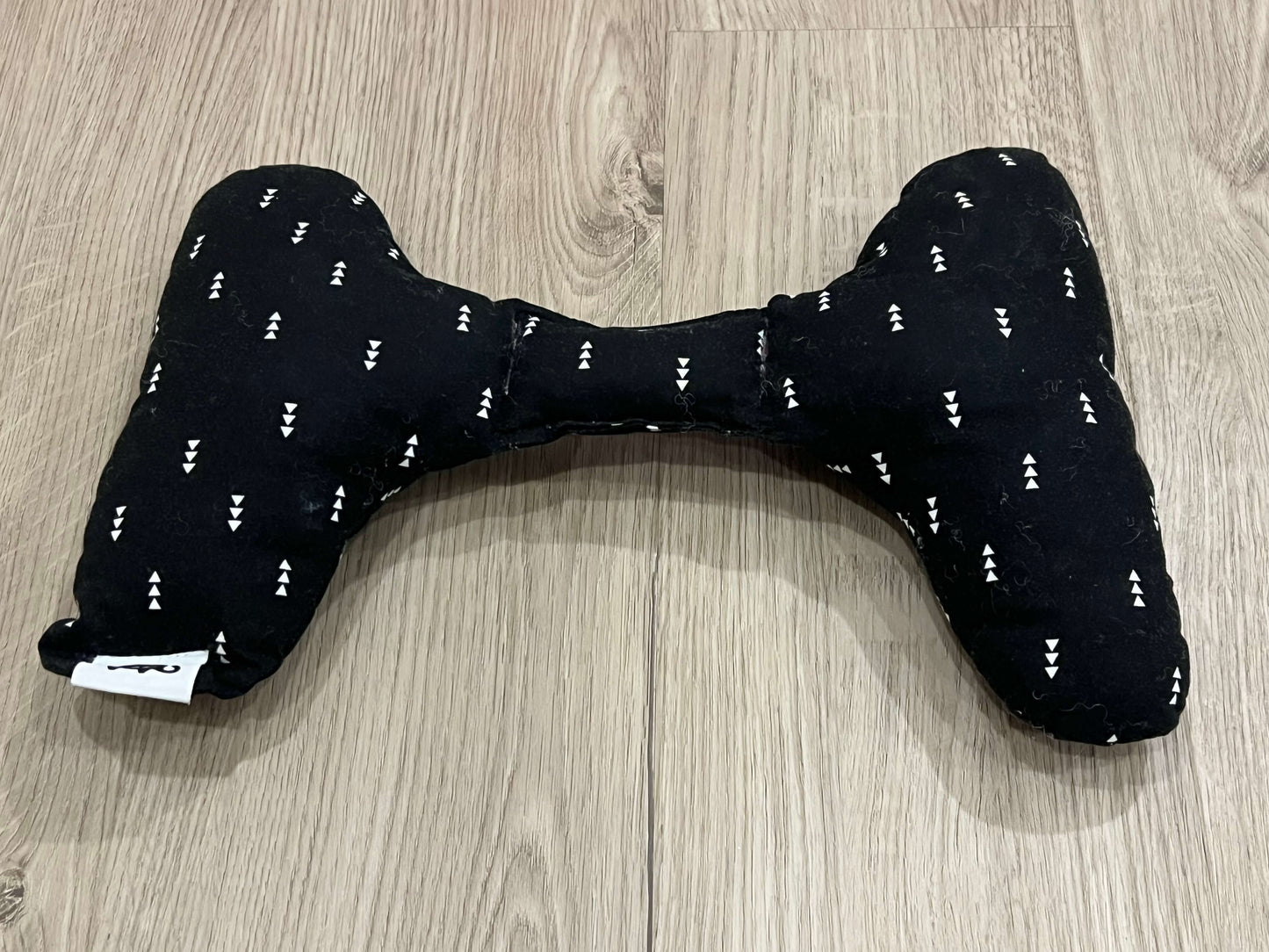 Black Ellie Ears Positional Support Pillow for infants/babies, Very Good Used Condition (VGUC)