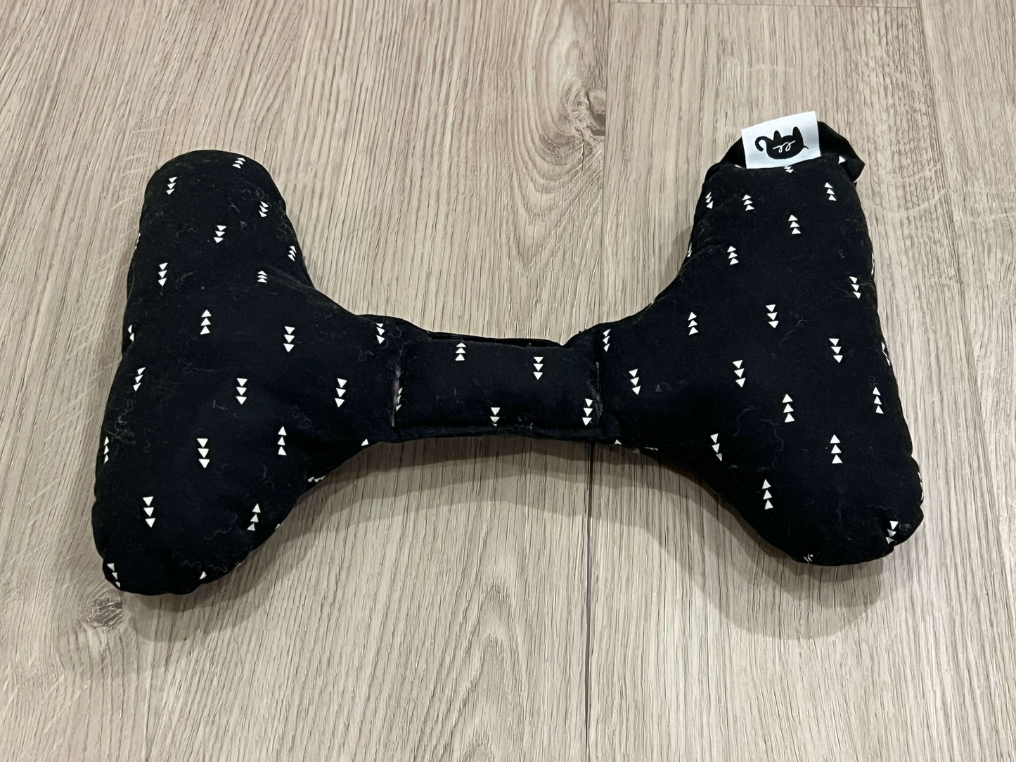 Black Ellie Ears Positional Support Pillow for infants/babies, Very Good Used Condition (VGUC)